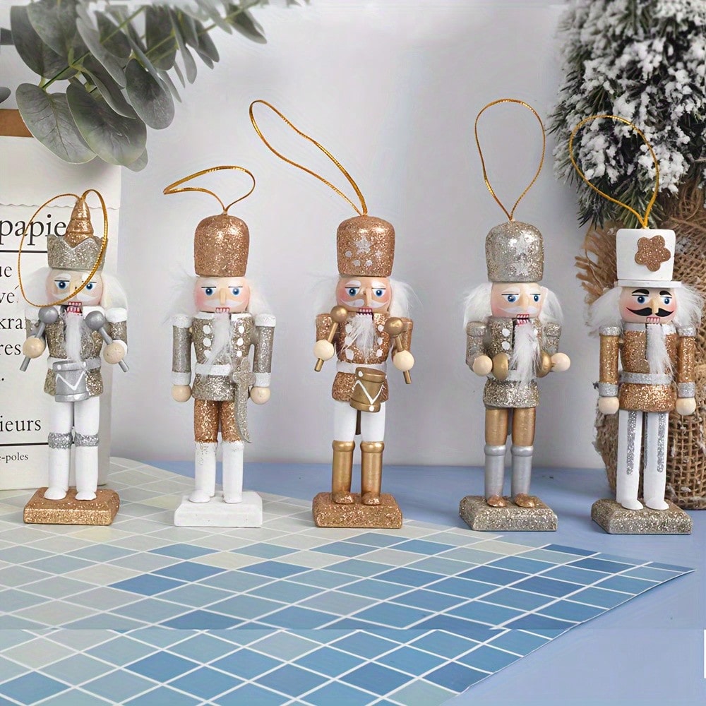 مجموعة من 5 قطع من دمى الجندي  - مراجعة Nutcracker Figurine وسعره